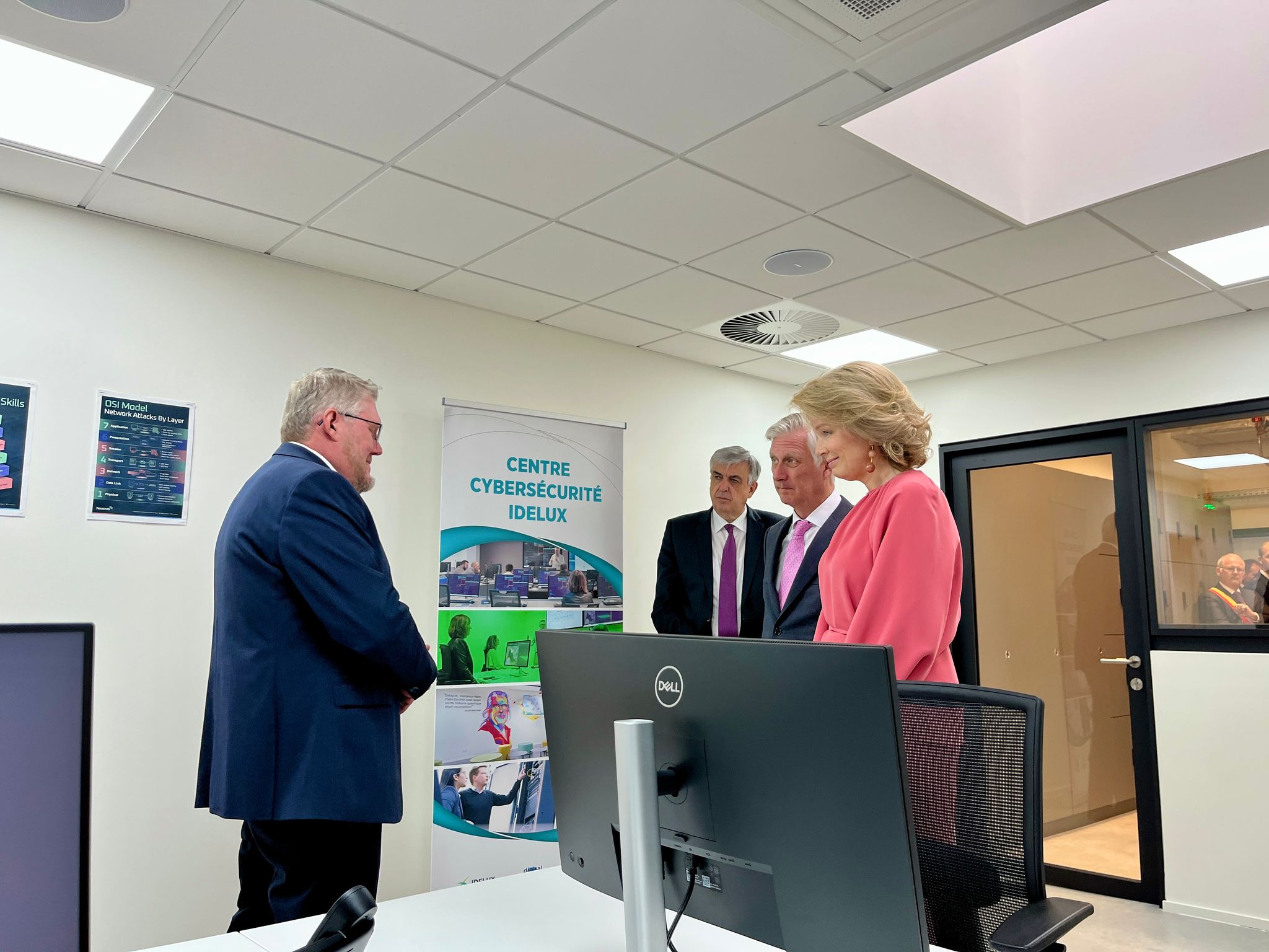 Visite royale au Centre Cybersécurité d'IDELUX