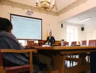 Matériel de vidéoconférence pour la salle du Conseil