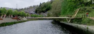 Passerelle au dessus de la Semois à la Roche-en-Ardenne