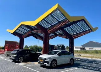 Station de recharge électrique Fastned à Houffalize