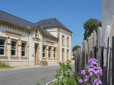 Meix-devant-Virton, Réaffectation de l’ancienne mairie/école en maison multiservice à Gérouville